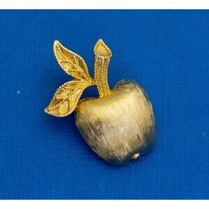 Vintage Gold Tone Golden Apple Fruit Adam & Eve Brooch by Avon D37